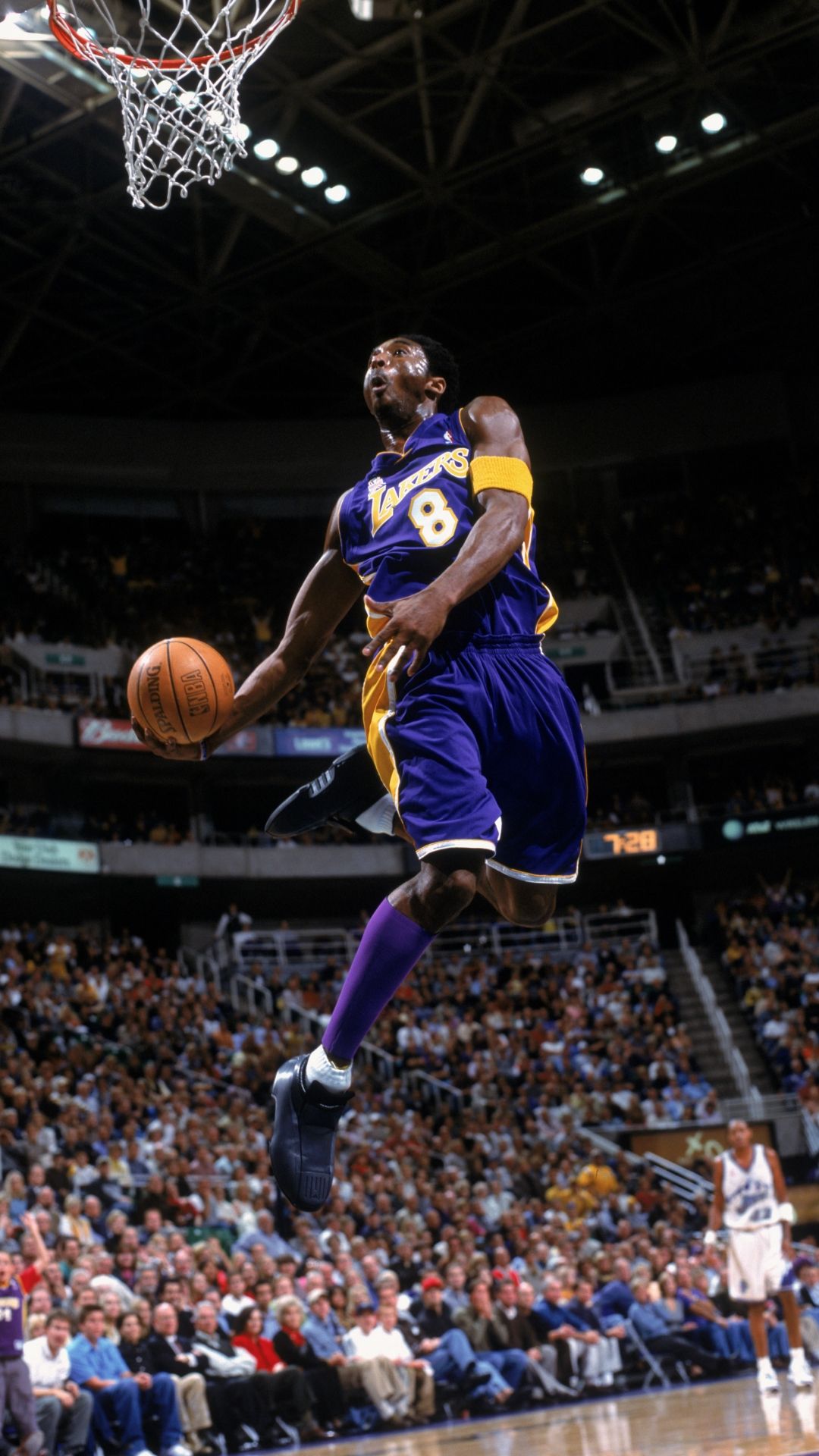 Kobe Bryant dunks on Brooklyn Wallpaper : r/lakers