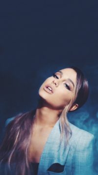 Ariana Grande Wallpaper