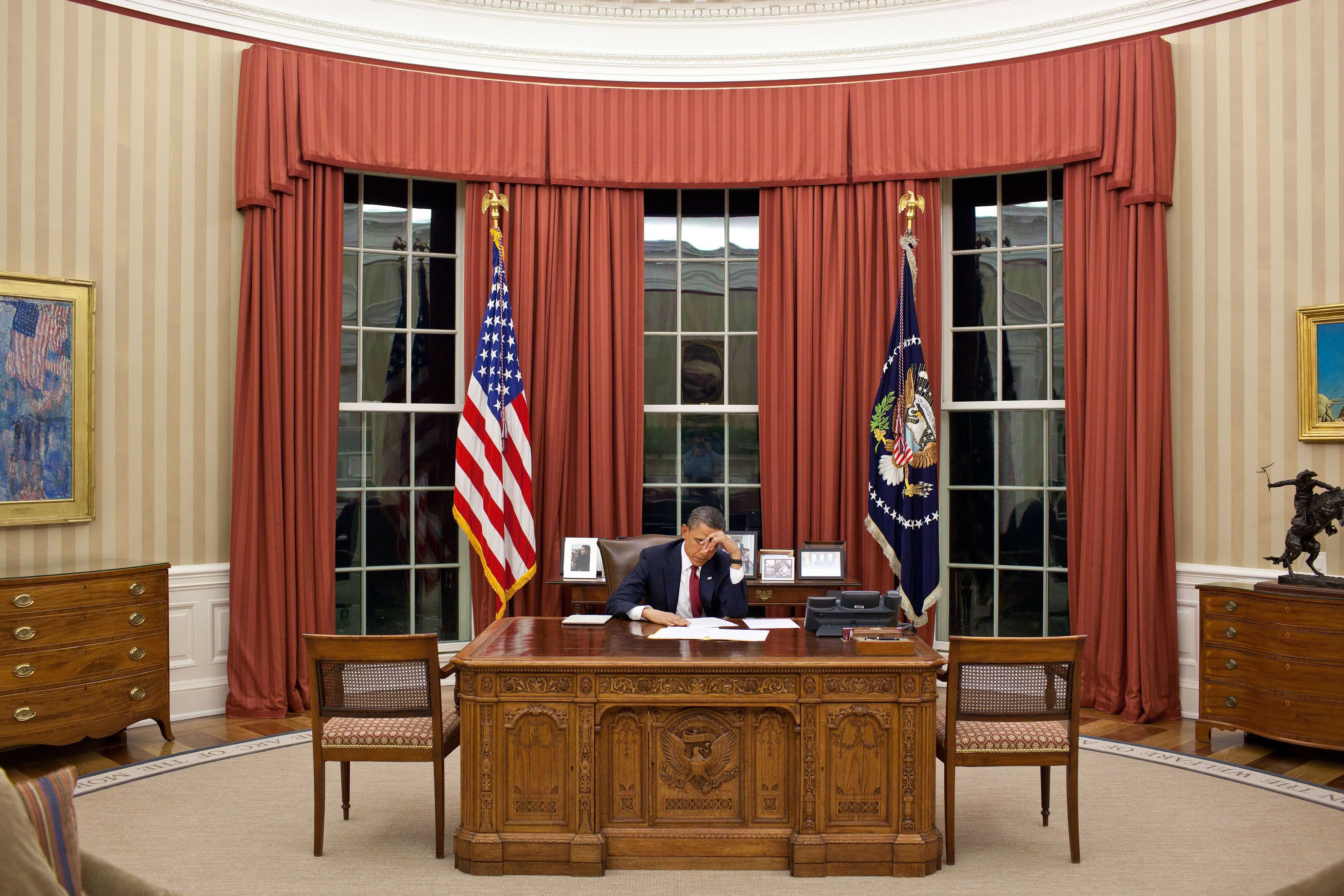 zoom oval office background