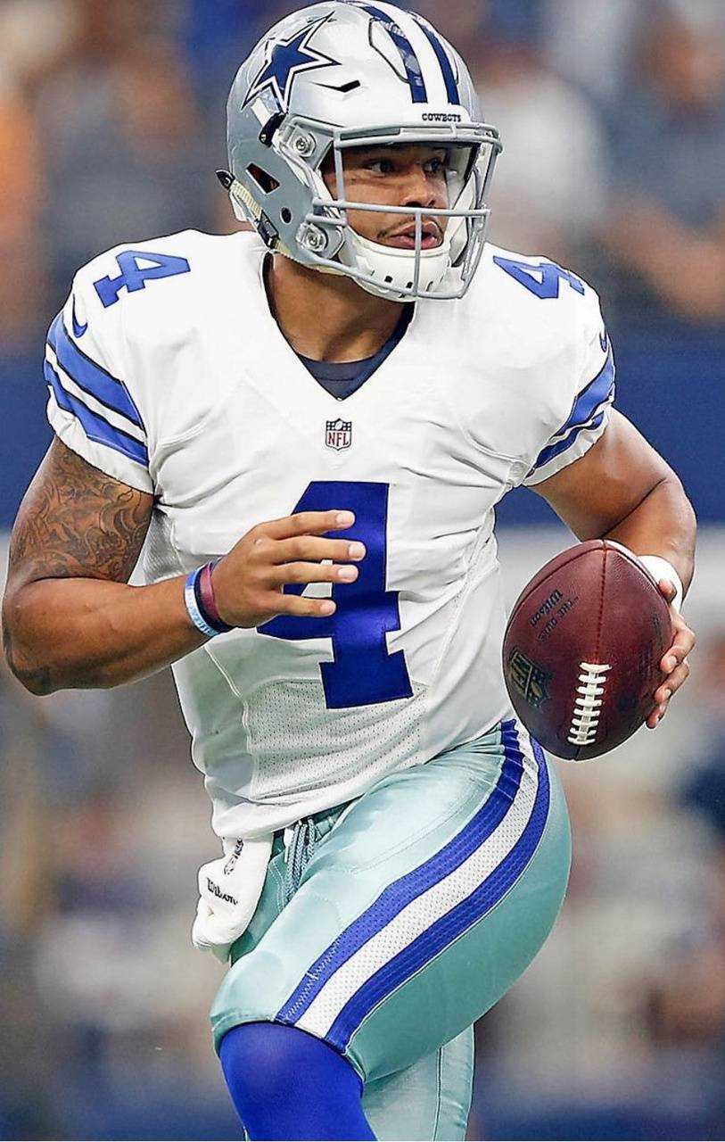 Download Ceedee Lamb From Dallas Cowboys Iphone Wallpaper