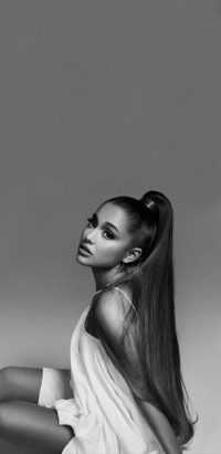 Ariana Grande Wallpaper 2