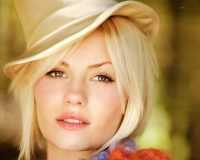 Elisha Cuthbert Background 3