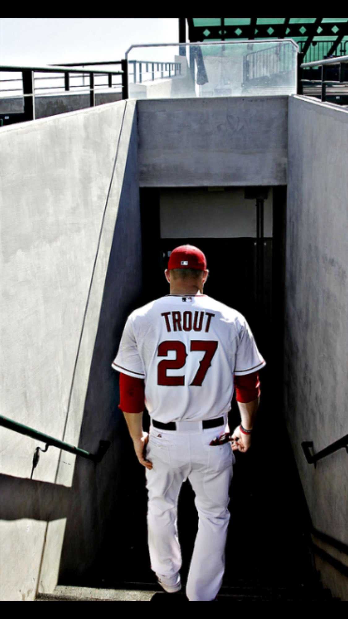 Download Mike Trout Of Los Angeles Angels Wallpaper